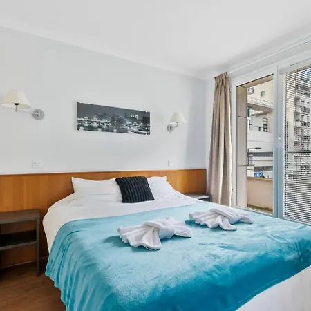 Apartment T2, Proche Parc Expo, Parking Prive En Sous Sol